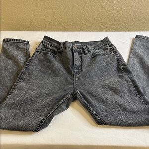BDG mom jeans in a black acid wash High Rise Twig Ankle 29W 29L